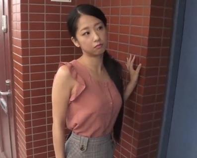 ［イラマチオ×輪姦］刺激を噛み締め、イカされる！耐えられない感情がこみ上げた奥さん