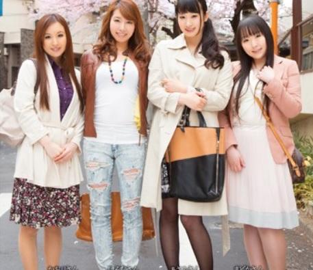 ［人妻×ベロチュー］止まらない激ピストンでたっぷりと奥の奥まで貫かれ絶叫イキしてしまう美乳妻