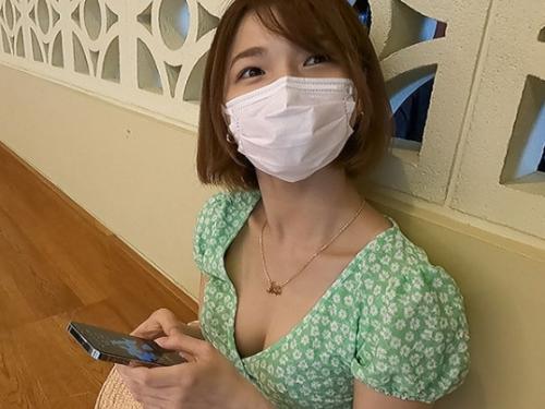 ［素人ナンパ×貧乳］丸みを帯びた美尻をくねらせて、美しい胸を露わにして、叫びながら絶頂を迎える女子大生