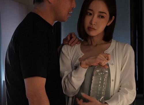 【人妻巨尻】避妊せずにじっくり寝取られ咥えぶち込まれて膣内射精される奥様