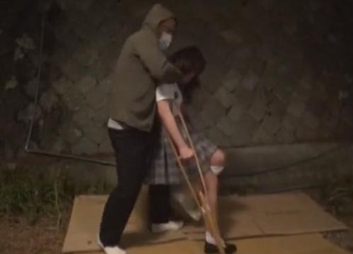 《イラマチオ女子校生》過敏な学生が先の長い生きていく中で脳裏に消えることない強姦セックスで乱れイク