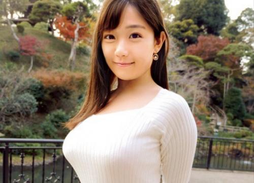 ［素人ナンパ×巨乳］ 丸いお尻とぷっくりした胸が魅惑的な体つきで硬いちんちんでイカされる女子大生