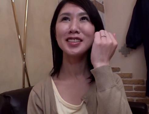《ベロチュー中出し》既婚者妻が一番感じれるお股からじんわりエロ汁が溢れていき喘ぎまくっちゃう