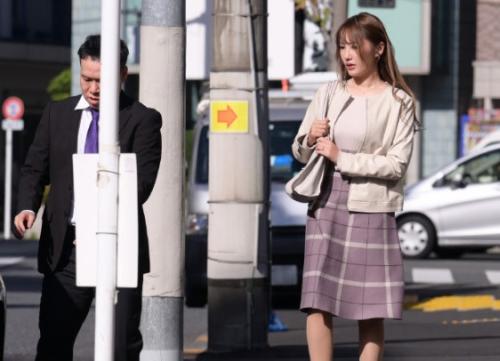 【借金乳首責め】ゴム無しでめり込む他人棒にヨガりまくって昇天する美女妻