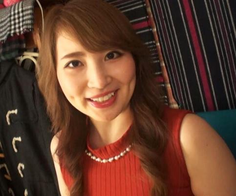 ［熟女×三十路］完全に火照った全身を自在に捩らせて大量のエキス出るまでプレイをする美熟女