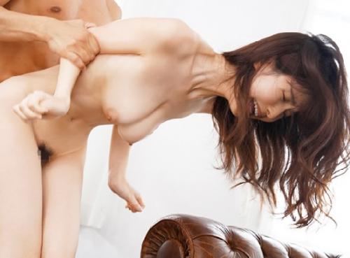 ［スレンダー×潮吹き］女に生まれた喜びを感じながら、最高の快感に酔いしれる。おっぱい女子