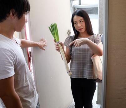 《騎乗位盗撮》美人奥さんが自身でもその異常性癖に驚きながらエビ反りイキしてしまうボディに嘘つけない