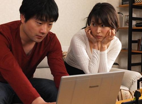 ［人妻×ベロチュー］物欲しげにそそり立つちん〇を観察し、可憐な声を上げ淫らイキをかます美人妻