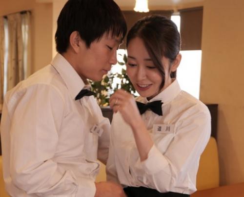 ［人妻×NTR］激しい上下運動に没頭し、周囲が見えなくなるほどセックスに集中し達する人の嫁