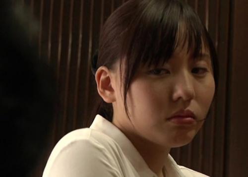 【義父正常位】義理パパの硬いペニスの快楽に溺れ本性丸出しで喘ぎ散らす奥さん