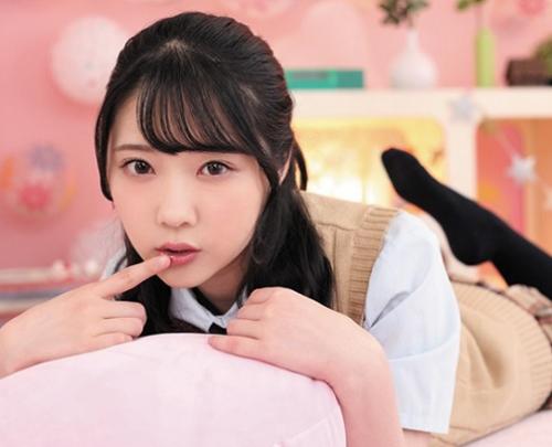 ［美少女×素股］最も感じる秘部から、じわじわと愛液が溢れ、喘ぎ声が止まらなくなる可愛い子