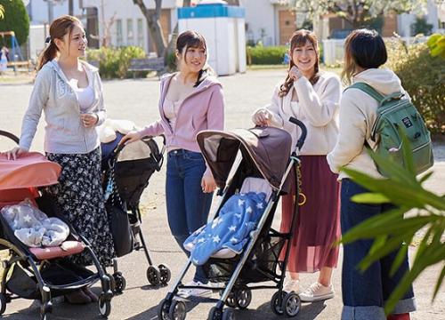 【オイルマジックミラー号】素晴らしい美乳をポロリし揺さぶりながら種付けねだる奥さん