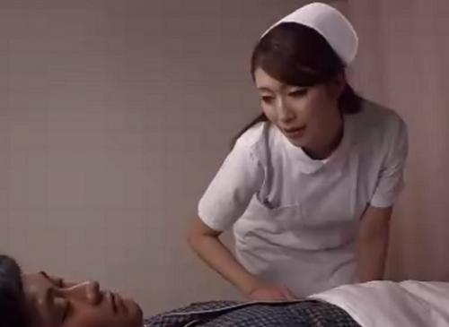 ［人妻×ナース］ クリクリした目で視線を交わし官能的な表情で男性とのセックスに没頭するお姉さん