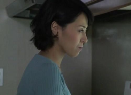 【ながえスタイルNTR】おもむろにギュっと美乳揉まれ困惑しながら抱かれてしまう美女妻