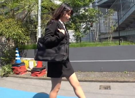 《調教レイプ》敏感教員がまさか性ペットにされるなんてと抵抗する体力もなくなりぐったり動けない
