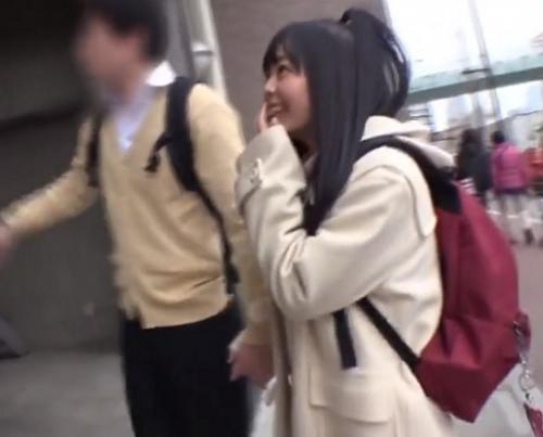 《フェラ抜きマジックミラー号》エロ女子生徒がビビっときたら即ズボのOKサインを出してしつおいピストンで発情しちゃう