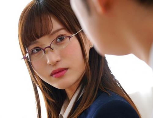 ［女子校生×のぞき］照れた表情で乱れ、性獣のようなファックで相手を魅了し、機能的な表情を見せる。お嬢ちゃん