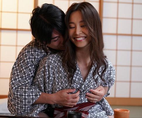 ［人妻×不倫］ 唯一無二のエロさを放ち男性のちんぽに火をつけ濃厚なセックスを巻き起こす奥さん