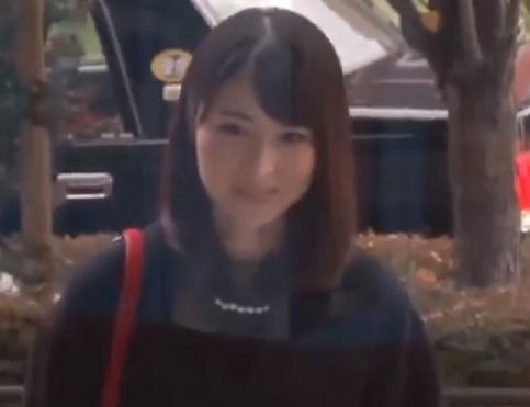 《人妻マッサージ》おっぱい妻がエロ下着を履いて弩級なセックスを続けてたちまち絶頂してしまう