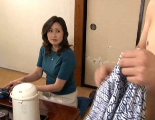 《中出し四十路》美婦人が欲求に身を委ねた濃厚さに加減をせずにマジの性交で悩殺する