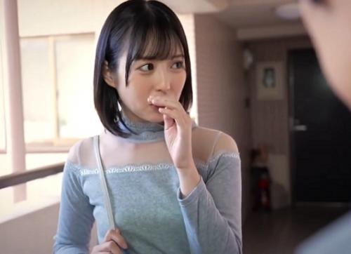 【胸チラベロチュー】誰もが興奮するエロ乳ポロリし激しく揺さぶり腰をクネらせイカされるエロ乳女