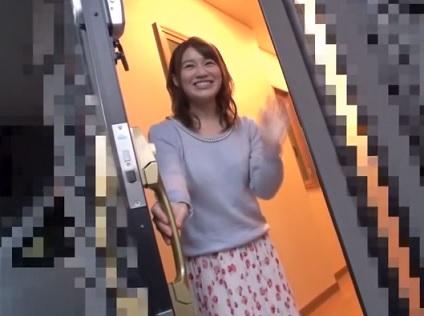 《ベロチュー人妻》綺麗な主婦がMAXに火照り倒した全身を隈なく自在に捩らせつつ大量エキスが吹き出しちゃう