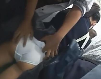 《口内射精女子校生》美少女JKが豪快にチラつく美乳と大きい瞳で釘付けにし豪快に誘惑しちゃう