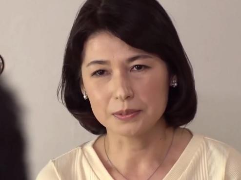 《イラマチオ嫁の母》敏感妻があまりにも自分勝手な女性を道具にしか見てない変態に屈辱プレイをヤラされる