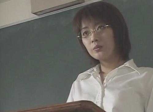 《イラマチオ輪姦》美乳教師が変態野郎に狙われてイヤイヤでも強制FUCKさせられる