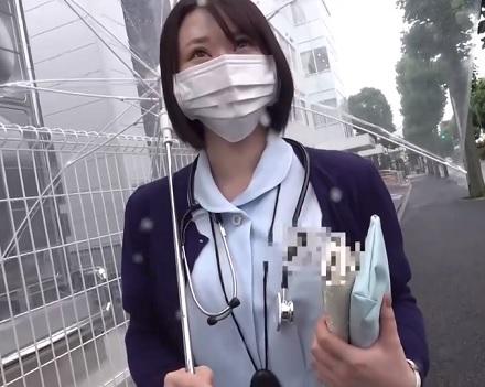 《アナル責め素人ナンパ》白衣美女が気持ちも体も一つにしてまう嘘も偽りもない唾液垂らして交わりたいとイキ進む