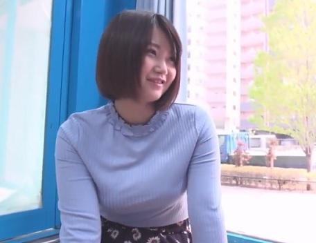 《中出しパイパン》艶肌女子大学生がお尻アピールしながら膨張しきったちんちんで乱れイク