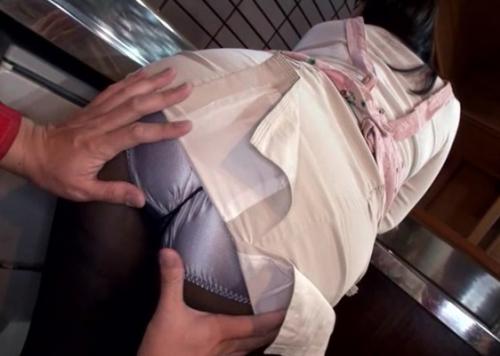 《バックフェラ》エロ乳妻が気軽で押しに弱いガチな性格から男を楽しませるエロテクで求愛し果てる