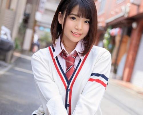 《口内射精フェラ抜き》学生の子がトロンとした顔から一変しやらしく喘ぎ魔性のカラダのせいでメス顔で絶頂する