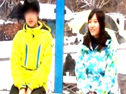 ＜マジックミラー号＞「え？スマタですか？」雪山でゲットした素人女子！ＭＭ号で友達とエロ行為発展シチャウゾ！！