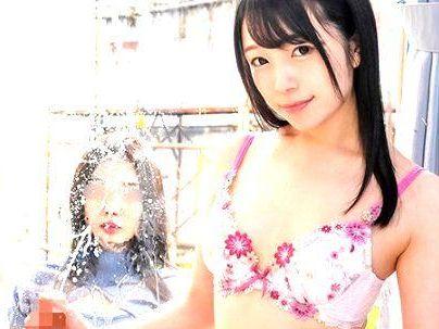 ＜男の潮吹き！＞「外の彼女にかけちゃいな…♡」清楚ビッチの極エロ美女！M男チンポしごいてミラー越し彼女に顔射！