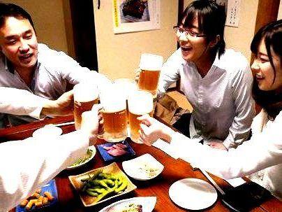 ＜美人若妻！＞「楽しいね…♡」上品で綺麗な美人後輩OL！酒で酔ってNTR持ち込まれるぞ(無料エロ動画)