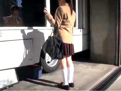 ≪マジックミラー号≫【これ乗るんですか？】素人の制服女子！MM号で下着メーカーのモニターでエロ行為になろぞ！！