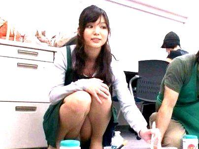 ＜産後ママ！＞『岡ちゃんいるのに・・・だめです！』性欲高めのシワ背イッパイの奥さん！強引にエロ行為持ち込まれちゃうぞ！！！