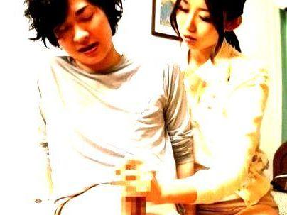 ＜母子相姦！＞「パパより・・おっきい…」息子チンポ気にナル美人ママ！息子と家族崩壊ファックシチャウゾ！！