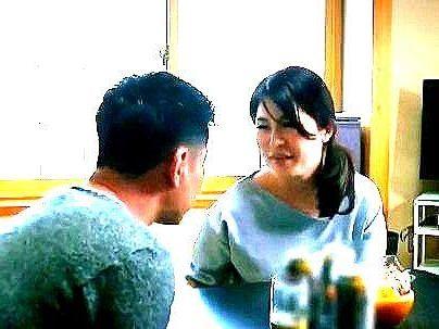 ＜コタツエロ行為！＞「BBA・・・興奮」おデブのボインパイ乙熟女！声我慢近親エロ行為発展シチャウゾ！！！