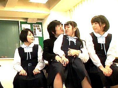 ＜王様ゲーム！＞「たまんね～ぞ！」清楚な感じの可愛い体操服姿の女子達！エロゲームでエチエチ持ち込まれちゃうぞ！