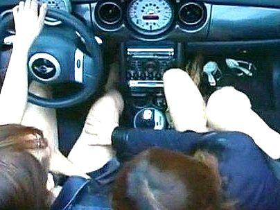 ＜ヘンリー塚本！＞「これぞ、エロドラマ！」セレブな感じのボイン美女！車の中でレズ交尾すっぞ(アダルト動画)