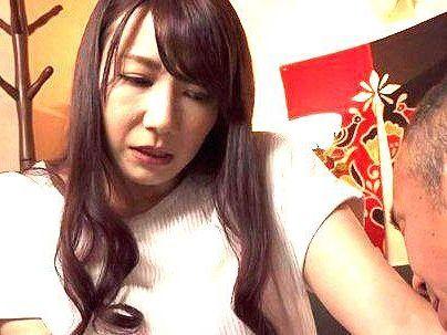 ＜NTRセックス！＞ダメですよ・・・色気半端ない美人奥さん！義理の父親に言い寄られてNTRファック持ち込まれる！！