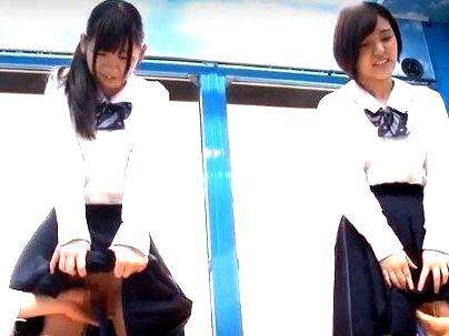 ＜マンコの中を洗浄企画！＞「恥ずかしいです…」清楚な感じの制服女子！マンコの中を洗浄で興奮シチャウゾ！！！