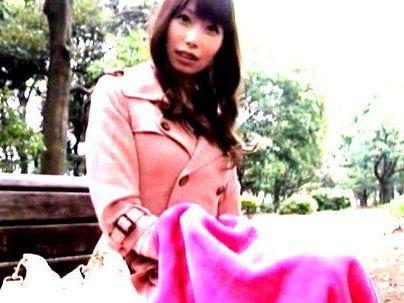 ＜28歳奥さん！＞黒タイツがエッロイ美人奥さん！旦那のチンポ不満足で余裕で浮氣ファックしちゃうぞ(アダルト動画)
