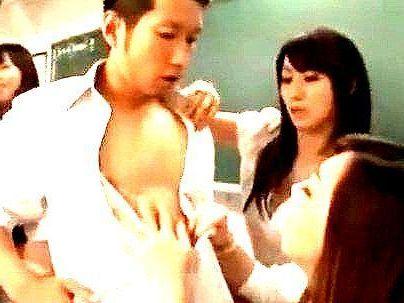 ＜女教師！＞「これが生活指導？？？」淫乱色気半端ない美人人妻先生！SEX指導がフル勃起確定でしょ！！！