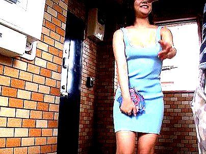 ＜下着を届けたら・・＞「こんなことって・・・・」落ちてた下着を美女に届けたら・・・お礼にションベンくれたぞ！！