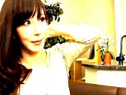 ＜人妻熟女！＞「興奮しちゃうの…」性欲高めおばさん奥さん！旦那のそばで危険すぎる浮気ファックしてっゾ！！！
