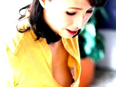 ＜五十路ババア！！＞無意識誘惑する女教師美魔女！オバサンが他人棒でガチファックで興奮シチャウ(アダルト動画)