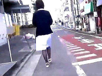 ＜マジックミラー！＞「看護師ナースゲッツ！」勃起が収まらなくて困っている男性を可愛い白衣の天使がエチエチしてくれちゃう！